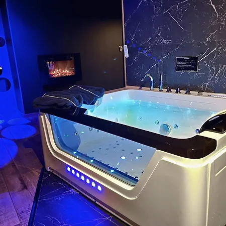 Cleopatre Avec Balneo & Billard - Doux Bleu Jeux * ניורט